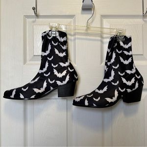 YRU Bat Sock Boots
